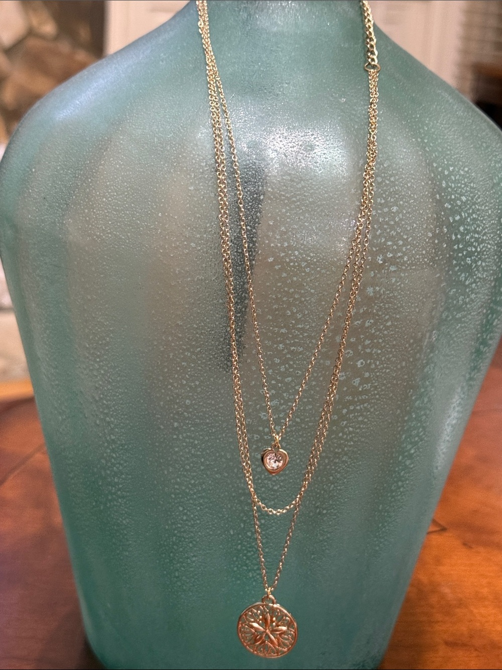 Gold Plated Layered Filigree Medallion Pendant Necklace Set from Anthropologie🔥🔥 - Picture 2 of 16